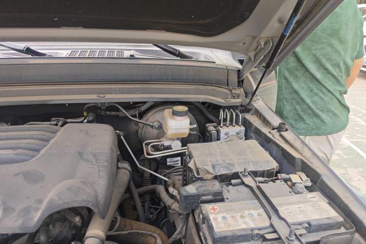 Used Tank 300 2021 City Edition 2.0T—Truly Stylish Engine Bay Left