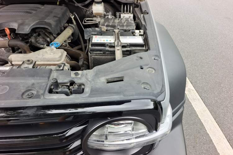 Used Tank 300 2021 Off-Road Edition 2.0T Conqueror Engine Bay Left