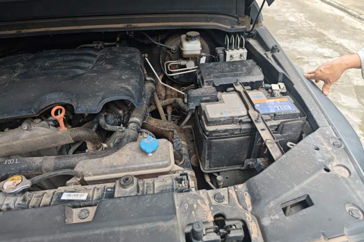 Used Tank 300 2021 Off-Road Edition 2.0T Challenger Engine Bay Left