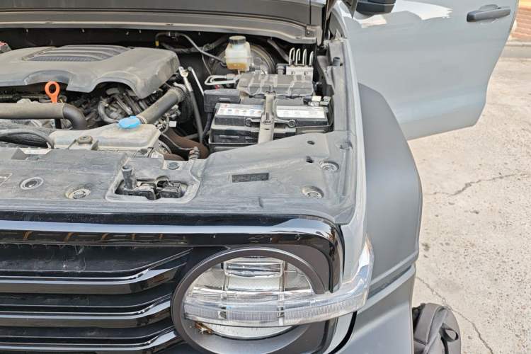 Used Tank 300 2021 Off-Road Edition 2.0T Challenger Engine Bay Left