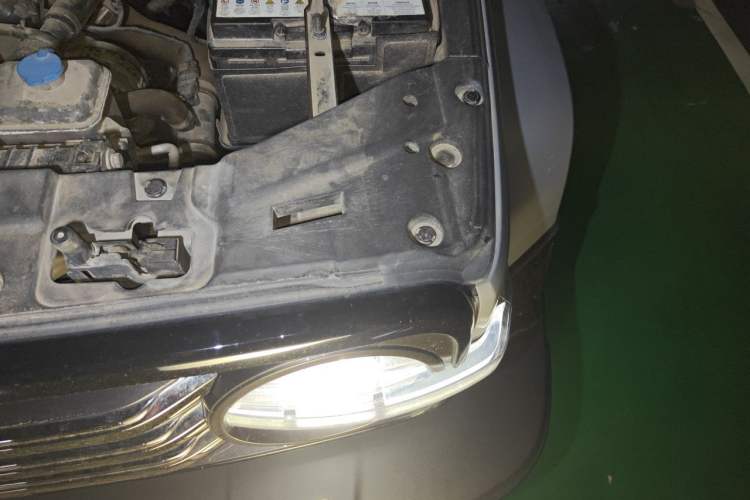Used Tank 300 2021 City Edition 2.0T—Truly Stylish Engine Bay Left