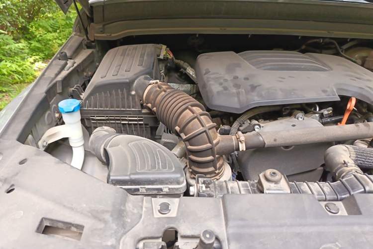 Used Tank 300 2021 City Edition 2.0T—Truly Stylish Engine Bay Right