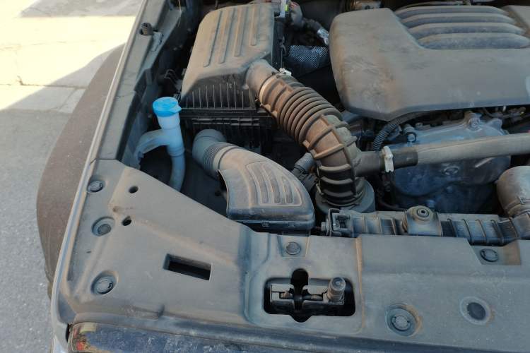 Used Tank 300 2021 Off-Road Edition 2.0T Challenger Engine Bay Right