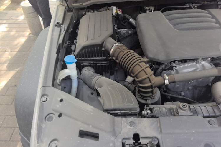 Used Tank 300 2021 Off-Road Edition 2.0T Challenger Engine Bay Right