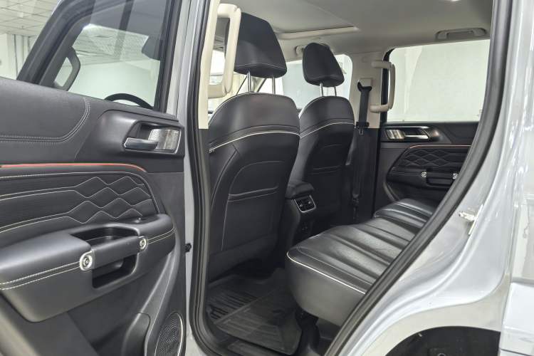 Used Tank 300 2021 City Edition 2.0T—Truly Stylish Interior 3