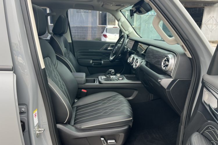 Used Tank 300 2021 Off-Road Edition 2.0T Challenger Interior 7