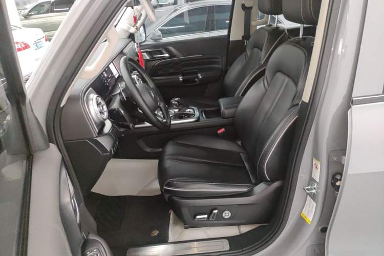 Used Tank 300 2021 Off-Road Edition 2.0T Conqueror Left Front Seat