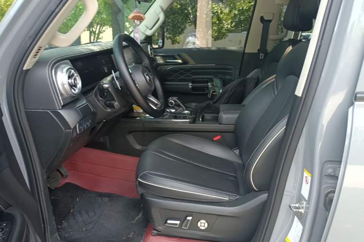 Used Tank 300 2021 Off-Road Edition 2.0T Conqueror Left Front Seat