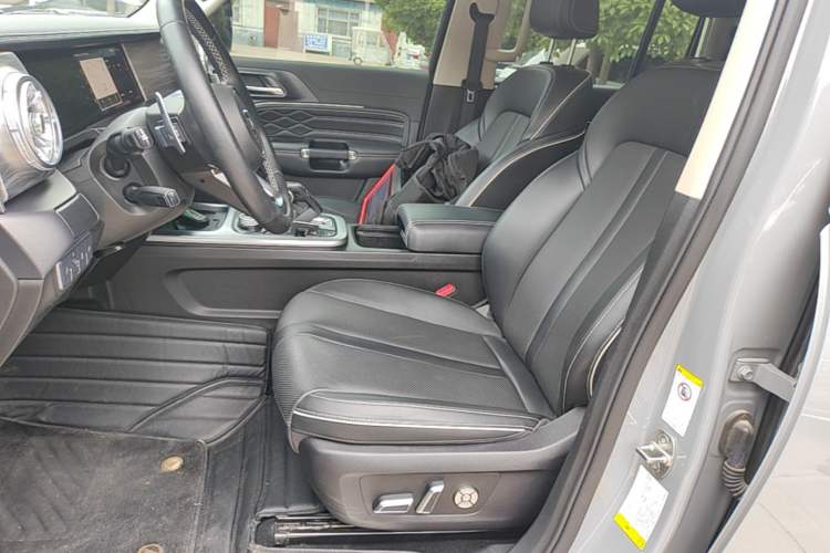 Used Tank 300 2021 Off-Road Edition 2.0T Conqueror Left Front Seat