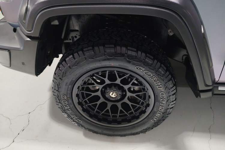 Used Tank 300 2021 City Edition 2.0T—Truly Stylish Left Front Wheel Hub