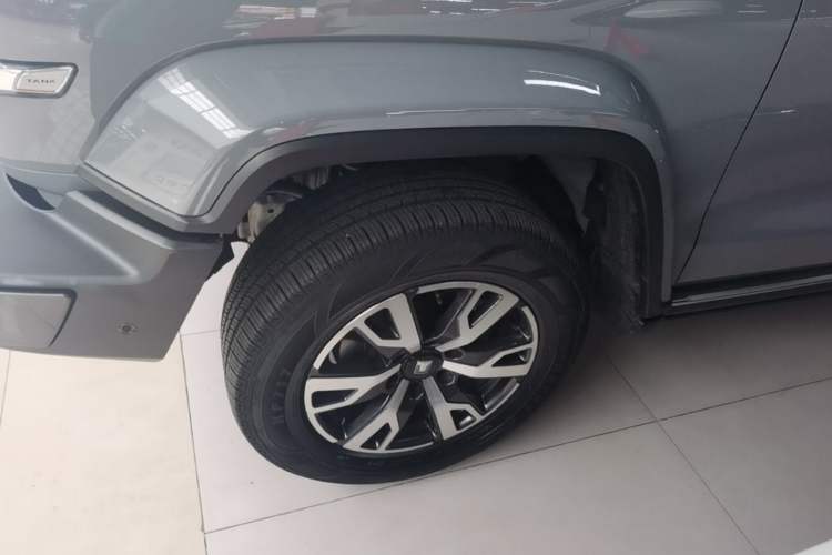 Used Tank 300 2021 City Edition 2.0T—Truly Stylish Left Front Wheel Hub