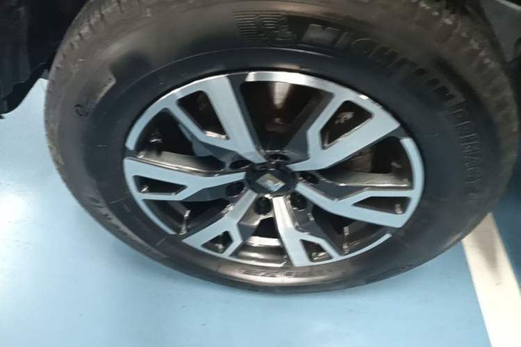 Used Tank 300 2021 City Edition 2.0T—Truly Stylish Left Front Wheel Hub