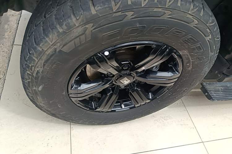 Used Tank 300 2021 City Edition 2.0T—Truly Stylish Left Front Wheel Hub
