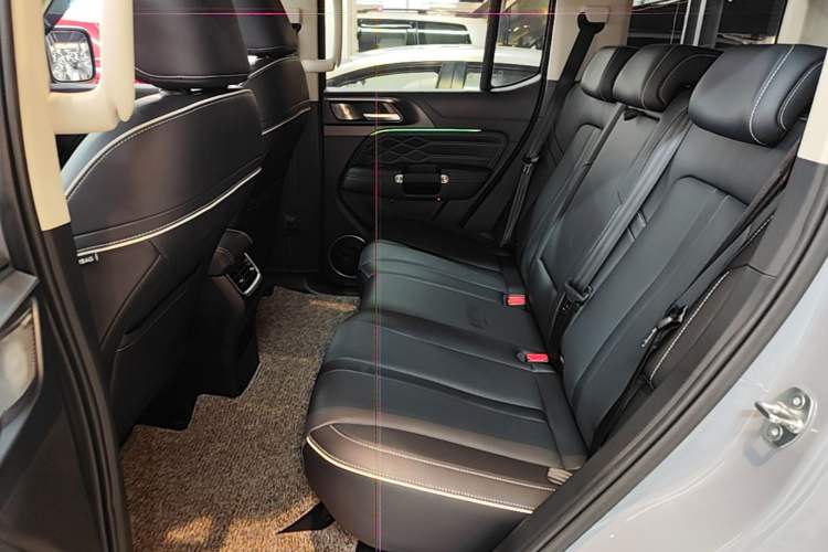 Used Tank 300 2021 Off-Road Edition 2.0T Conqueror Left Rear Seat