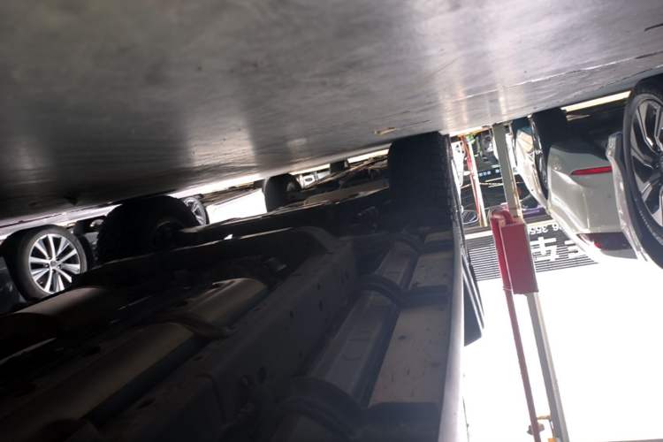 Used Tank 300 2021 Off-Road Edition 2.0T Challenger Left Side Sill
