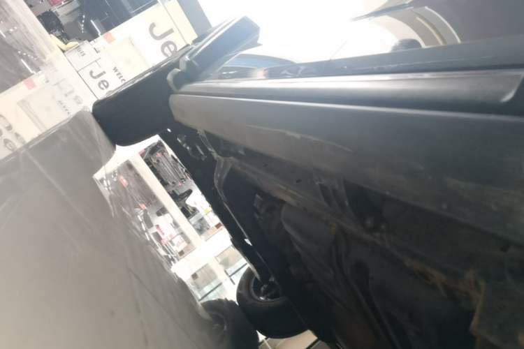 Used Tank 300 2021 City Edition 2.0T—Truly Stylish Left Side Sill