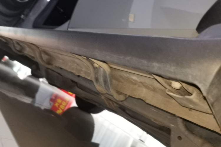 Used Tank 300 2021 Off-Road Edition 2.0T Challenger Left Side Sill