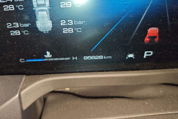 Used Tank 300 2021 City Edition 2.0T—Truly Stylish Odometer Close Up
