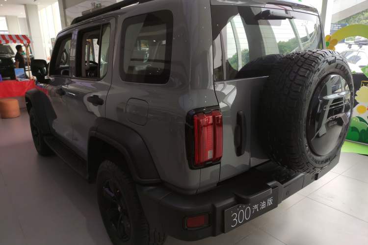 Used Tank 300 2021 Off-Road Edition 2.0T Conqueror Rear Left 45 Deg