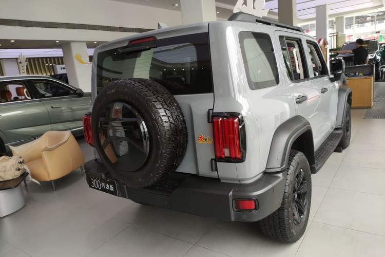 Used Tank 300 2021 Off-Road Edition 2.0T Conqueror Rear Right 45 Deg