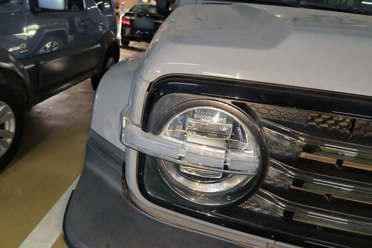 Used Tank 300 2021 City Edition 2.0T—Truly Stylish Right Front Headlight