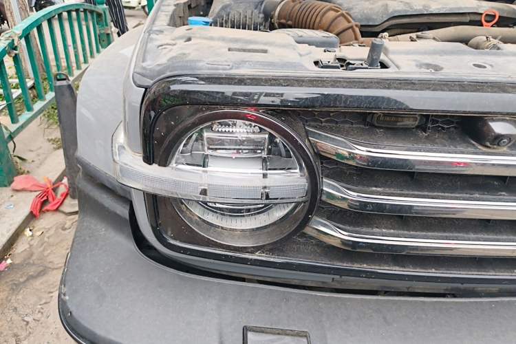 Used Tank 300 2021 City Edition 2.0T—Truly Stylish Right Front Headlight