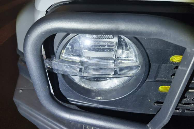 Used Tank 300 2021 City Edition 2.0T—Truly Stylish Right Front Headlight
