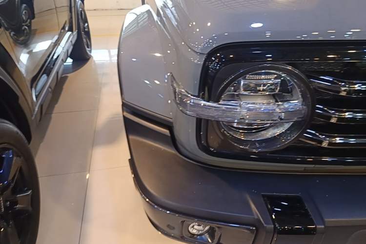 Used Tank 300 2021 City Edition 2.0T—Truly Stylish Right Front Headlight