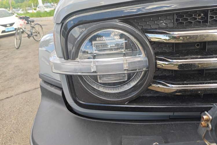 Used Tank 300 2021 City Edition 2.0T—Truly Stylish Right Front Headlight