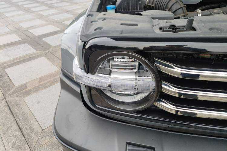 Used Tank 300 2021 City Edition 2.0T—Truly Stylish Right Front Headlight