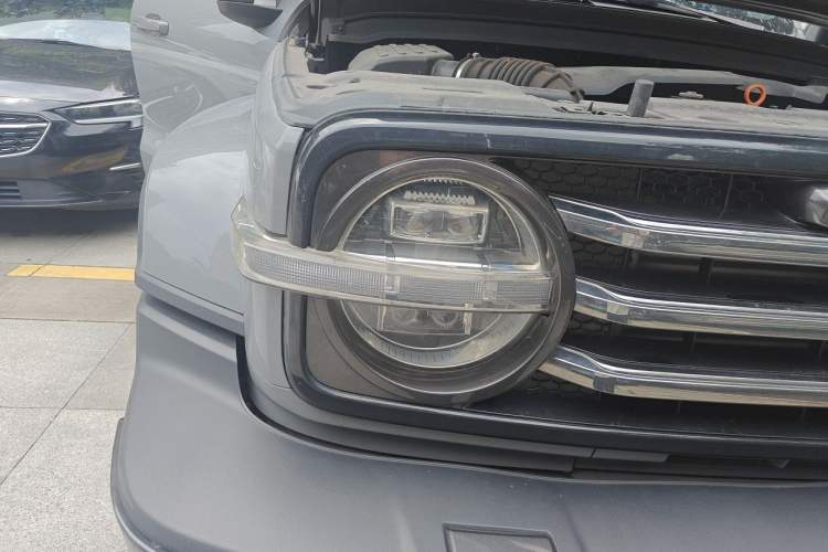 Used Tank 300 2021 City Edition 2.0T—Truly Stylish Right Front Headlight