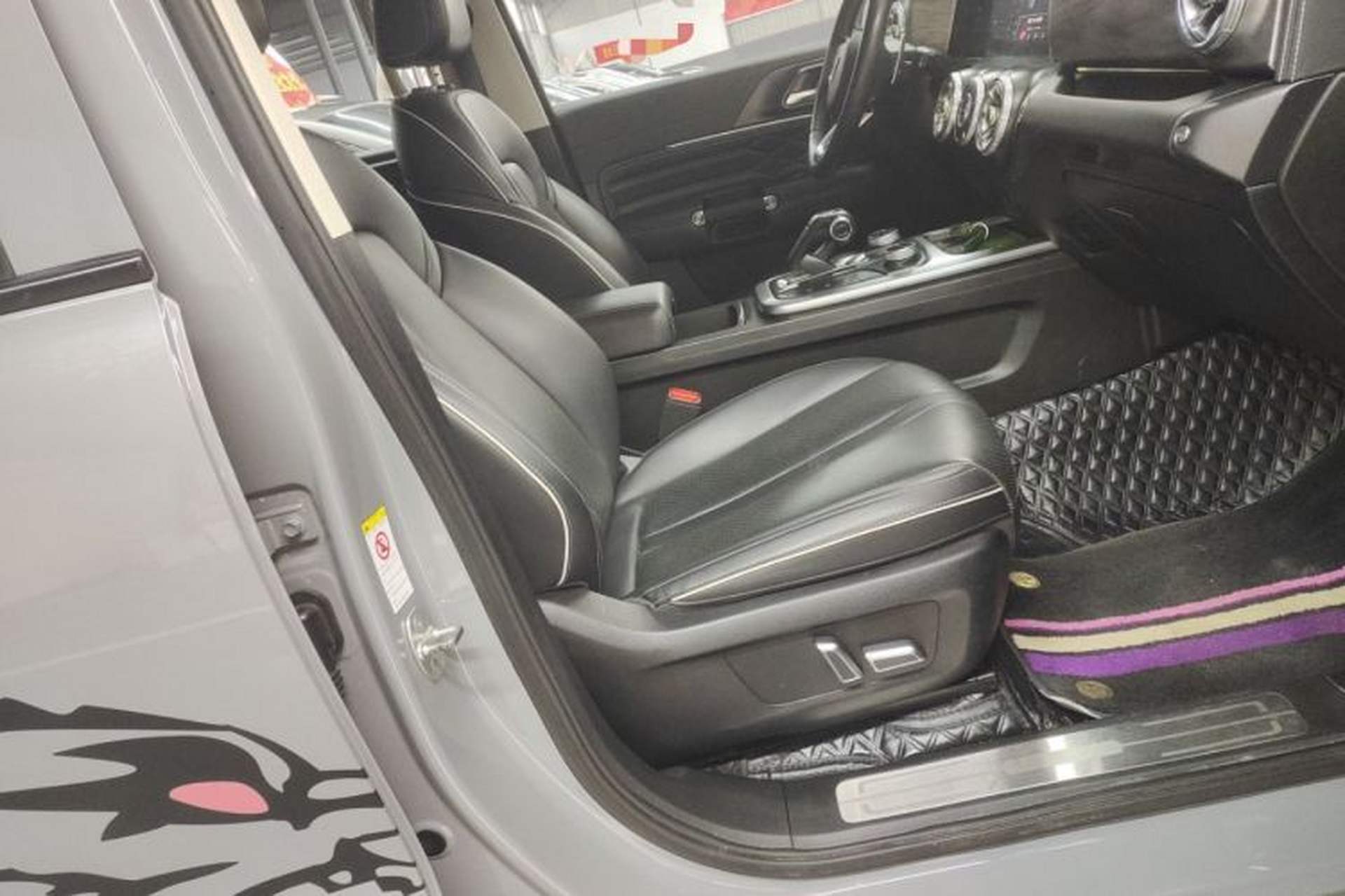 Used Tank 300 2021 Off-Road Edition 2.0T Conqueror Right Front Seat