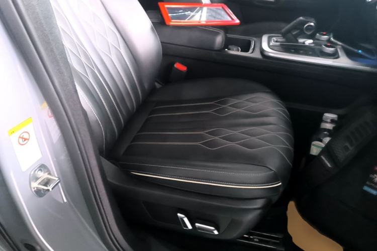 Used Tank 300 2021 Off-Road Edition 2.0T Challenger Right Front Seat