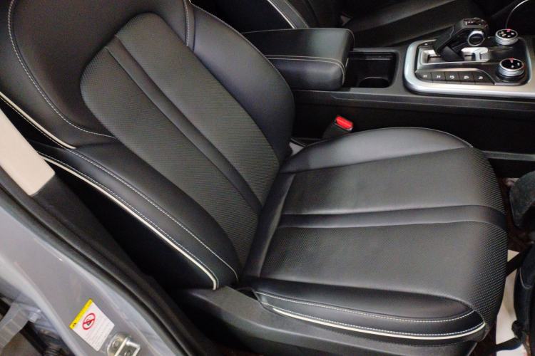 Used Tank 300 2021 Off-Road Edition 2.0T Conqueror Right Front Seat