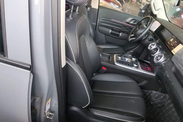 Used Tank 300 2021 Off-Road Edition 2.0T Conqueror Right Front Seat