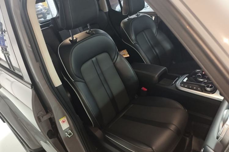 Used Tank 300 2021 City Edition 2.0T—Truly Stylish Right Front Seat
