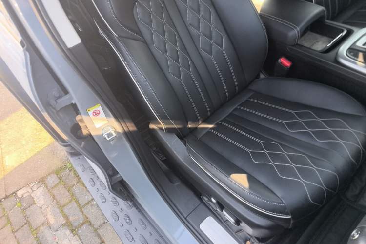 Used Tank 300 2021 Off-Road Edition 2.0T Challenger Right Front Seat