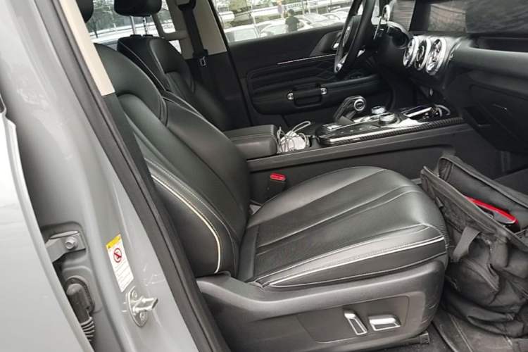 Used Tank 300 2021 Off-Road Edition 2.0T Conqueror Right Front Seat