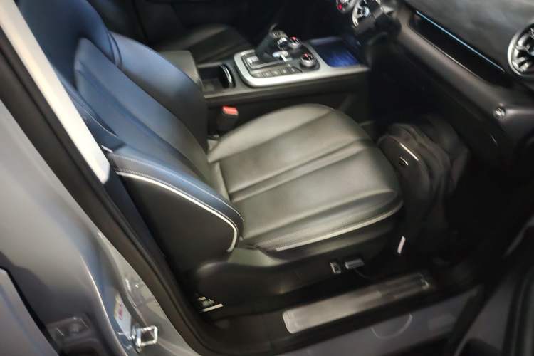 Used Tank 300 2021 Off-Road Edition 2.0T Conqueror Right Front Seat