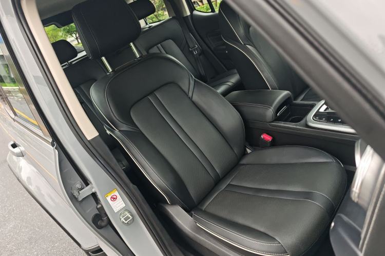 Used Tank 300 2021 City Edition 2.0T—Truly Stylish Right Front Seat