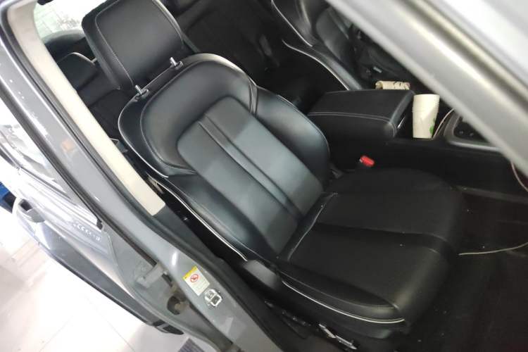 Used Tank 300 2021 City Edition 2.0T—Truly Stylish Right Front Seat
