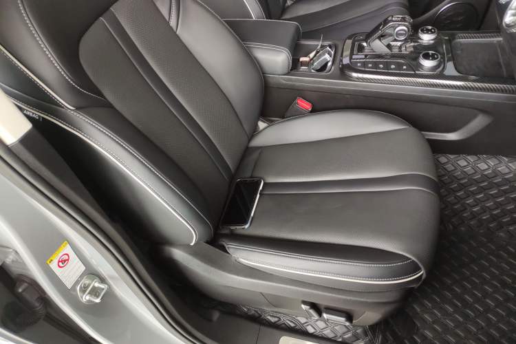 Used Tank 300 2021 Off-Road Edition 2.0T Conqueror Right Front Seat