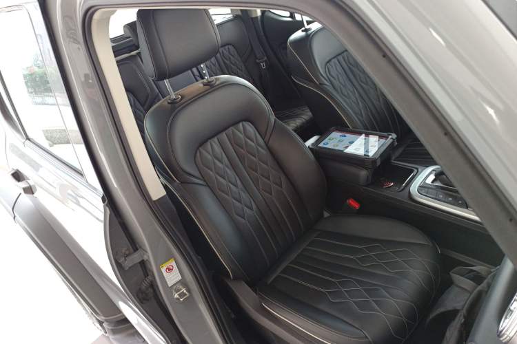 Used Tank 300 2021 Off-Road Edition 2.0T Challenger Right Front Seat