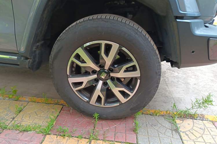 Used Tank 300 2021 City Edition 2.0T—Truly Stylish Right Front Wheel Hub