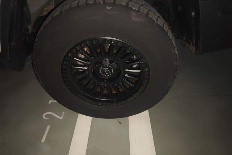 Used Tank 300 2021 City Edition 2.0T—Truly Stylish Right Front Wheel Hub