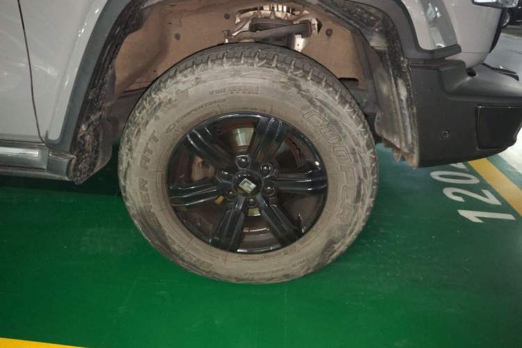 Used Tank 300 2021 City Edition 2.0T—Truly Stylish Right Front Wheel Hub