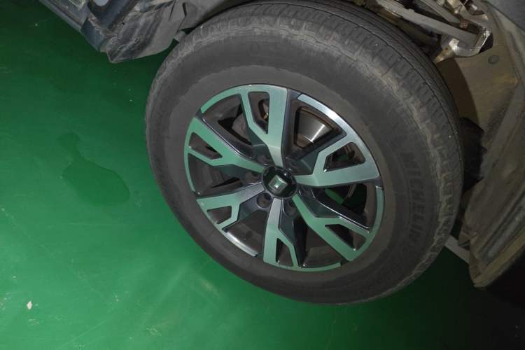 Used Tank 300 2021 City Edition 2.0T—Truly Stylish Right Front Wheel Hub