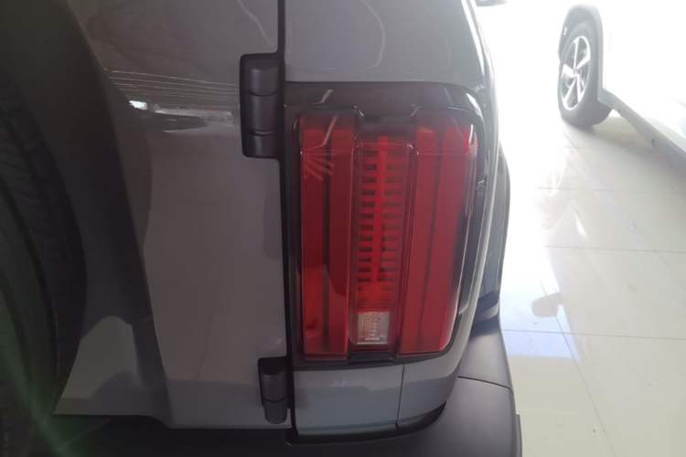 Used Tank 300 2021 City Edition 2.0T—Truly Stylish Right Rear Taillight