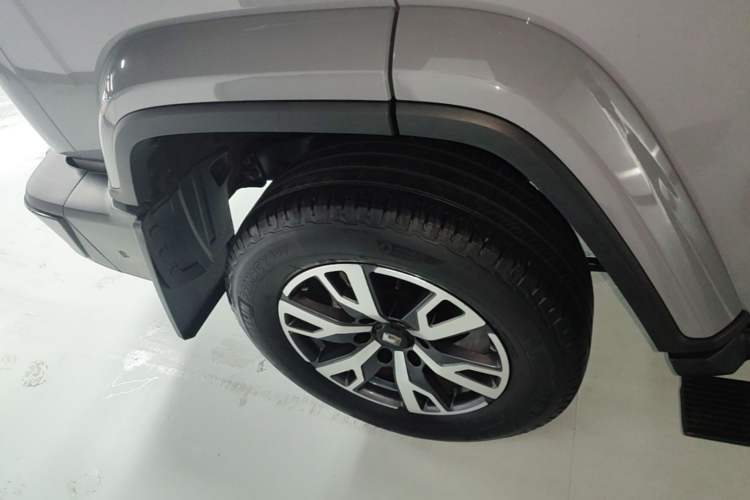 Used Tank 300 2021 City Edition 2.0T—Truly Stylish Right Rear Wheel Hub