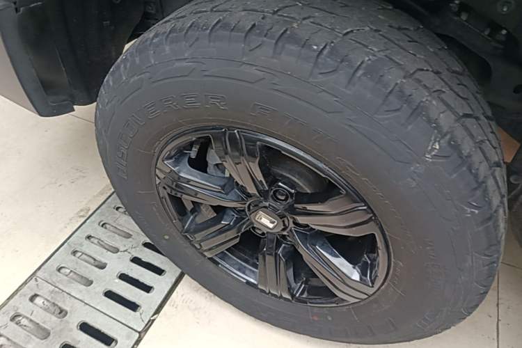 Used Tank 300 2021 City Edition 2.0T—Truly Stylish Right Rear Wheel Hub
